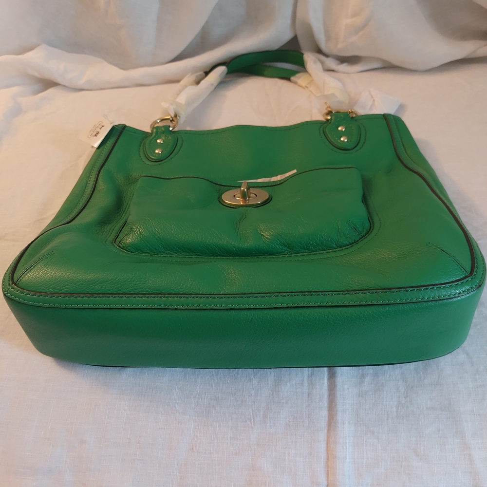 Coach Green Shoulder Bag with Gold Accents - Picture 3 of 7